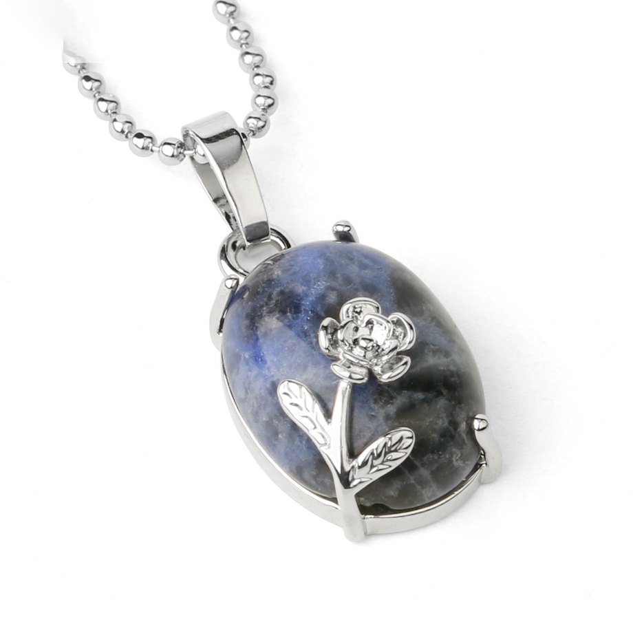 Chaîne et son Pendentif Reiki en Sodalite "Humilité & Courage" - Cabochon fleuri