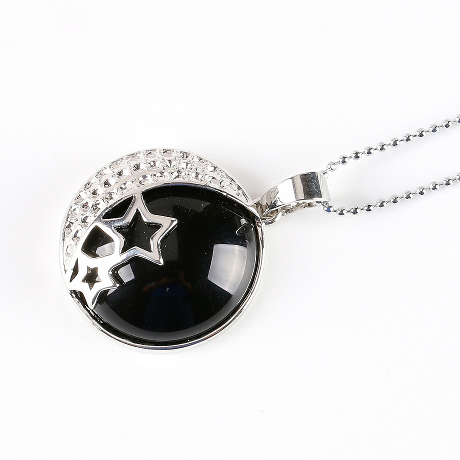 Chaîne et son Pendentif Reiki en Onyx "Stabilité & Maîtrise de soi" - Lune étoilée